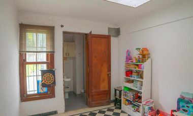 Casa en Alquiler   6 ambientes con Jardín y Pileta en FLORIDA