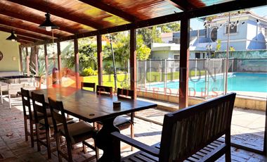 Casa en Alquiler   6 ambientes con Jardín y Pileta en FLORIDA