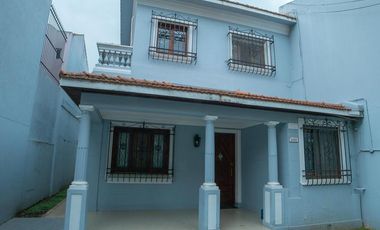 Casa en Alquiler   6 ambientes con Jardín y Pileta en FLORIDA