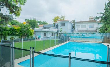 Casa en Alquiler   6 ambientes con Jardín y Pileta en FLORIDA