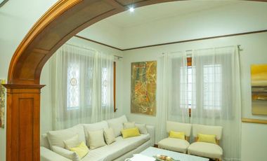 Casa en Alquiler   6 ambientes con Jardín y Pileta en FLORIDA