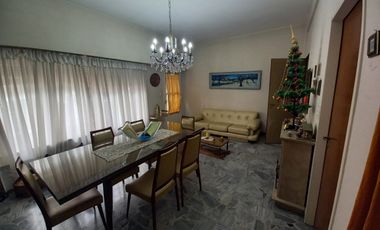 Casa  en Alquiler Ramos Mejia / La Matanza (A141 4239)