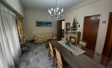 Casa  en Alquiler Ramos Mejia / La Matanza (A141 4239)
