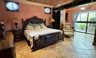Lujosa residencia totalmente amueblada, en exclusivo fraccionamiento a 5 mins de