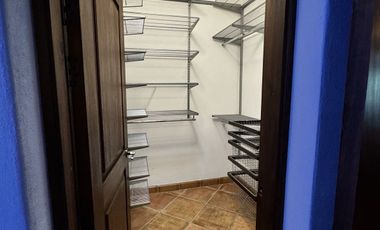 Lujosa residencia totalmente amueblada, en exclusivo fraccionamiento a 5 mins de