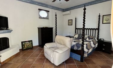 Lujosa residencia totalmente amueblada, en exclusivo fraccionamiento a 5 mins de