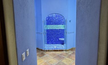Lujosa residencia totalmente amueblada, en exclusivo fraccionamiento a 5 mins de