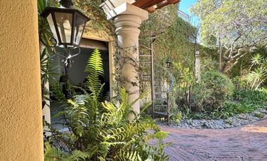 Lujosa residencia totalmente amueblada, en exclusivo fraccionamiento a 5 mins de