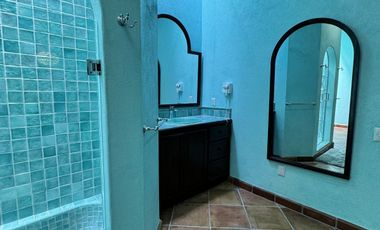 Lujosa residencia totalmente amueblada, en exclusivo fraccionamiento a 5 mins de