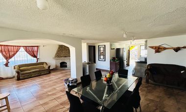 Casa en Venta con 6100m2 de terreno Tababela sector Oyambarillo