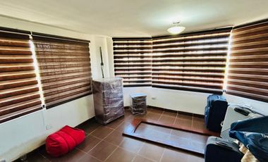 Casa en Venta con 6100m2 de terreno Tababela sector Oyambarillo