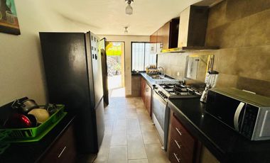 Casa en Venta con 6100m2 de terreno Tababela sector Oyambarillo