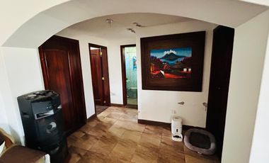Casa en Venta con 6100m2 de terreno Tababela sector Oyambarillo