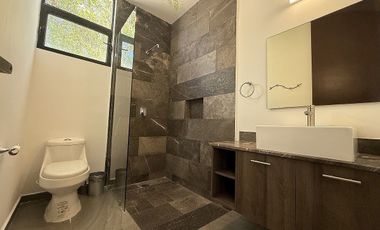 CASA EN VENTA DE 2 PLANTAS, ALBERCA Y PANELES SOLARES  | CONKAL