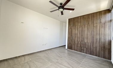 CASA EN VENTA DE 2 PLANTAS, ALBERCA Y PANELES SOLARES  | CONKAL