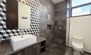 CASA EN VENTA DE 2 PLANTAS, ALBERCA Y PANELES SOLARES  | CONKAL