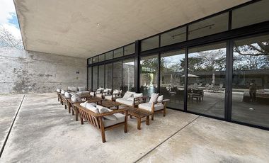 CASA EN VENTA DE 2 PLANTAS, ALBERCA Y PANELES SOLARES  | CONKAL