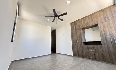 CASA EN VENTA DE 2 PLANTAS, ALBERCA Y PANELES SOLARES  | CONKAL