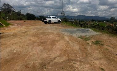 Lote Independiente Sector Aeropuerto con vista y bosque