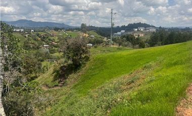 Lote Independiente Sector Aeropuerto con vista y bosque