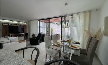 CASA EN UNIDAD ABIERTA EN EL RETIRO