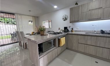 CASA EN UNIDAD ABIERTA EN EL RETIRO