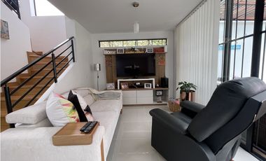 CASA EN UNIDAD ABIERTA EN EL RETIRO