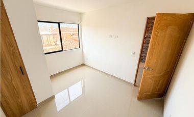 Se vende apartamento tercer piso, ubicado en sector residencial