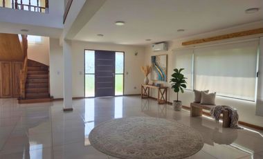 Casa en alquiler en Ayres Plaza 5 ambientes con pileta barrio cerrado