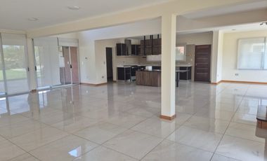 Casa en alquiler en Ayres Plaza 5 ambientes con pileta barrio cerrado