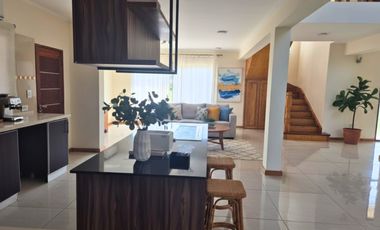 Casa en alquiler en Ayres Plaza 5 ambientes con pileta barrio cerrado