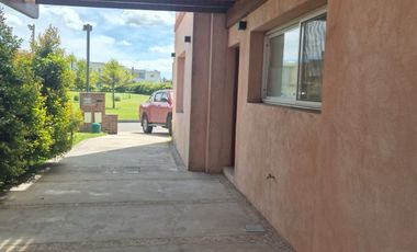 Casa en alquiler en Ayres Plaza 5 ambientes con pileta barrio cerrado