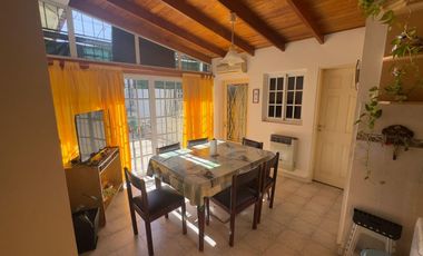 Venta - Casa - 4 amb - Ramos Mejia - 110m2 - Muy luminosa - Lote propio.