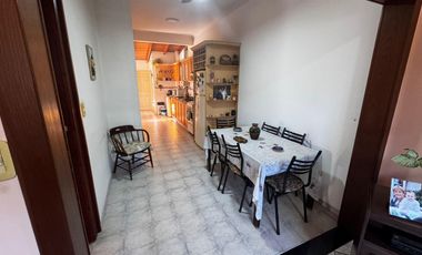 Venta - Casa - 4 amb - Ramos Mejia - 110m2 - Muy luminosa - Lote propio.