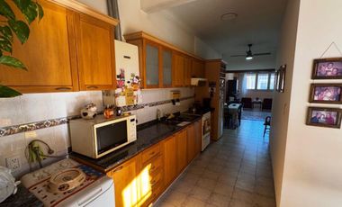 Venta - Casa - 4 amb - Ramos Mejia - 110m2 - Muy luminosa - Lote propio.