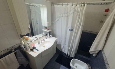 Venta - Casa - 4 amb - Ramos Mejia - 110m2 - Muy luminosa - Lote propio.