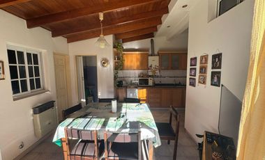 Venta - Casa - 4 amb - Ramos Mejia - 110m2 - Muy luminosa - Lote propio.