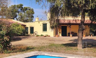 Casa en Villa Allende 3 dor, parque y pileta