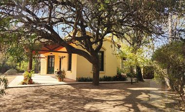 Casa en Villa Allende 3 dor, parque y pileta