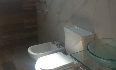 Excelente Casa en alquiler cuatro dormitorios, pileta, seguridad Valle del Golf