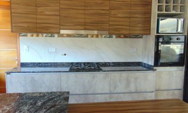 Excelente Casa en alquiler cuatro dormitorios, pileta, seguridad Valle del Golf