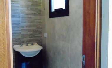 Excelente Casa en alquiler cuatro dormitorios, pileta, seguridad Valle del Golf