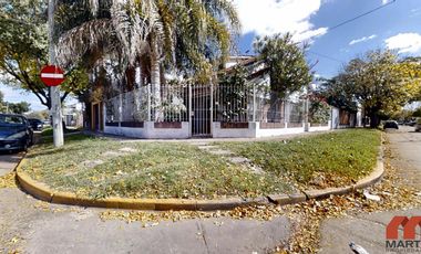 Casa en Venta de 4 Ambientes en Villa Adelina con Patio, Terraza y Cochera