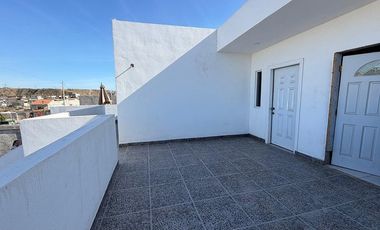 Amplio departamento en renta con balcón en zona céntrica de Rosarito