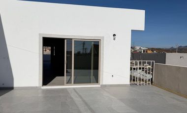Amplio departamento en renta con balcón en zona céntrica de Rosarito
