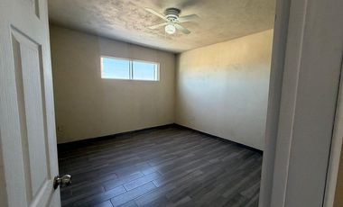 Amplio departamento en renta con balcón en zona céntrica de Rosarito