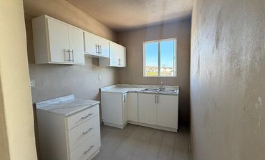 Amplio departamento en renta con balcón en zona céntrica de Rosarito