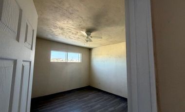 Amplio departamento en renta con balcón en zona céntrica de Rosarito