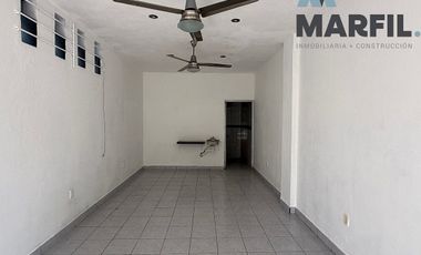 Local Comercial en Renta Centro de Colima frente a TELMEX cerca de IUBA