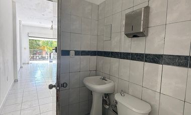 Local Comercial en Renta Centro de Colima frente a TELMEX cerca de IUBA
